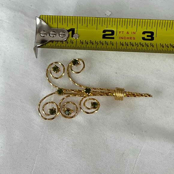 Vintage Gold Wire Swirl Brooch Green Rhinestones Floral Mid-Century Pin 2.5” - Picture 6 of 6